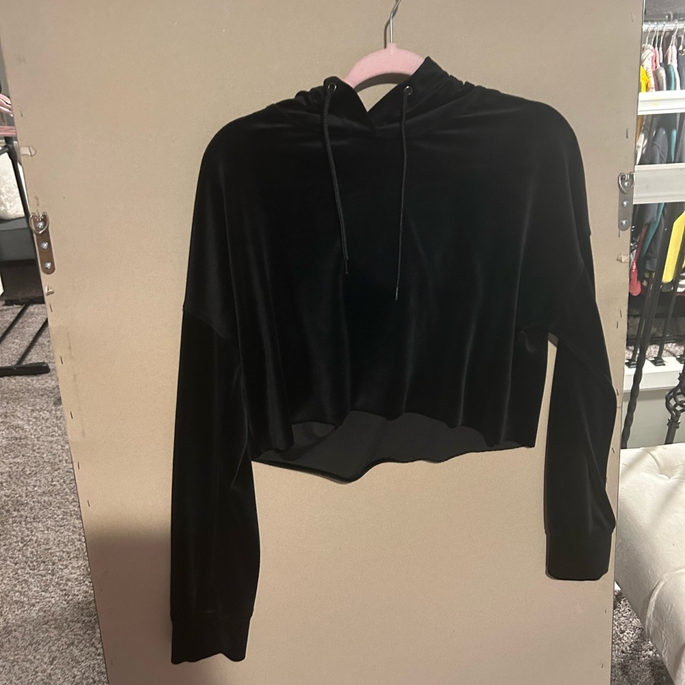 NWT FASHION NOVA CROPPED HOODIE